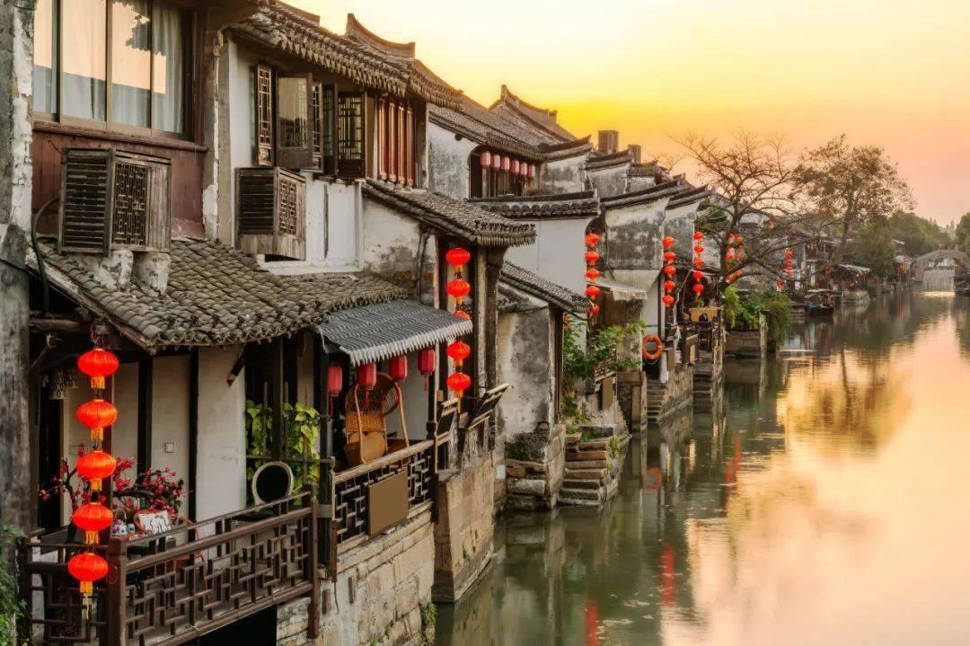 到底圆明园该不该重建？？？？请说明各方观点的理由！（正方该，反方不该）